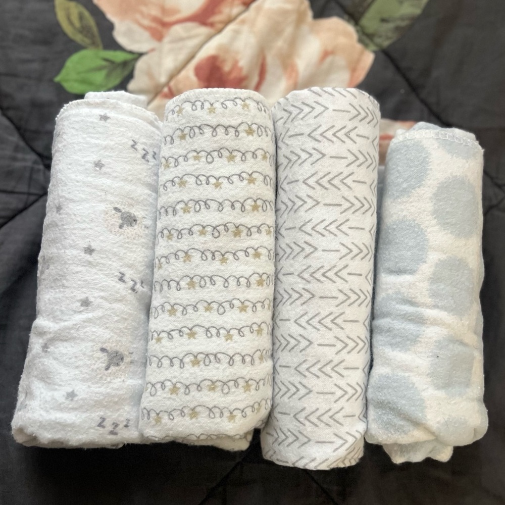 4 Baby Swaddle Blankets